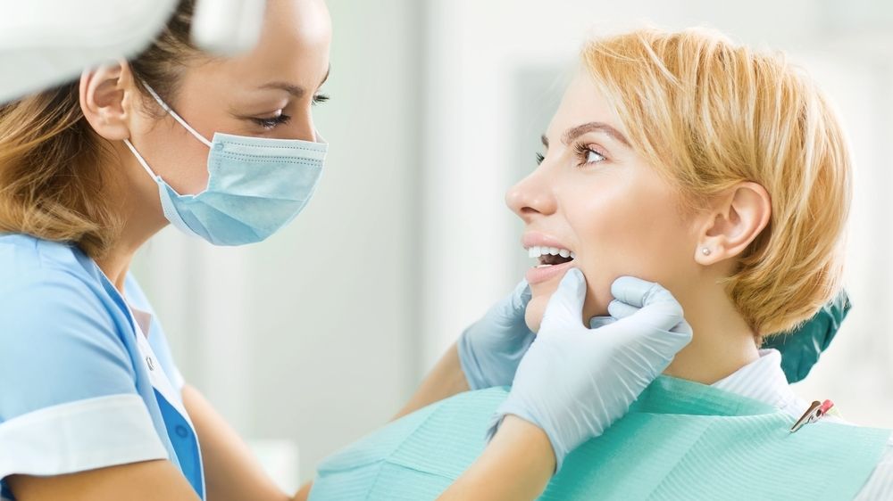 Zuby, dásně a sedm otázek, na které potřebujete znát odpověď